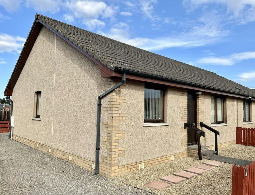Cosy At Camden, Entire Bungalow Evanton Exterior photo